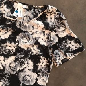 NWOT: Society girl floral top